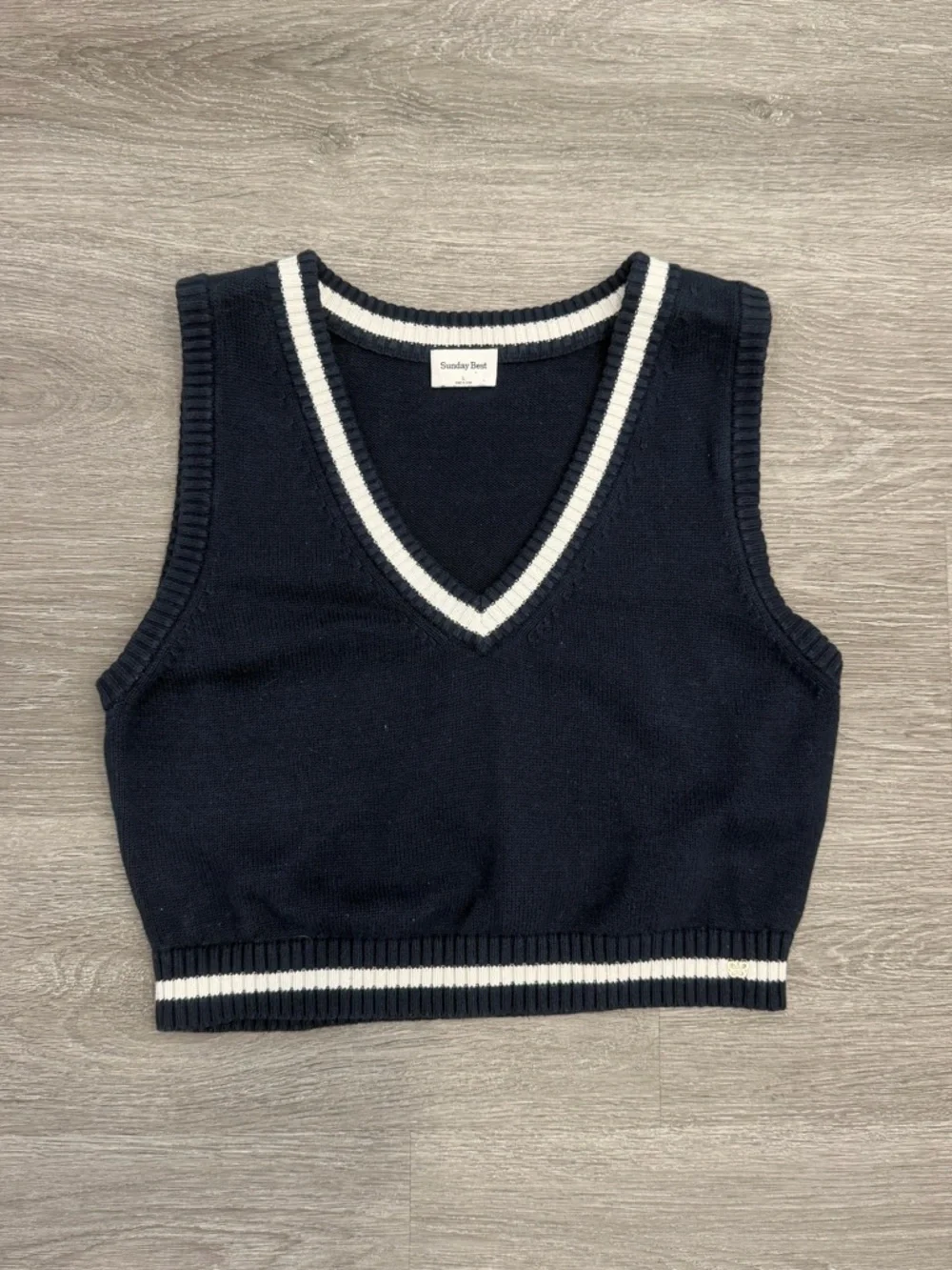Sunday Best Quinn Sweater Vest Size Large - Picture 6 of 7